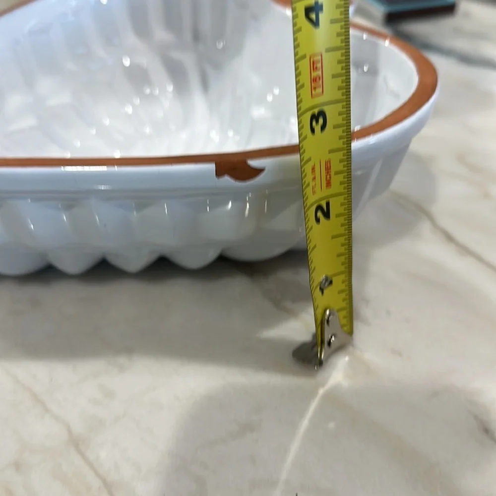 White Heart Shaped Stoneware Mold Great farmhouse style decor